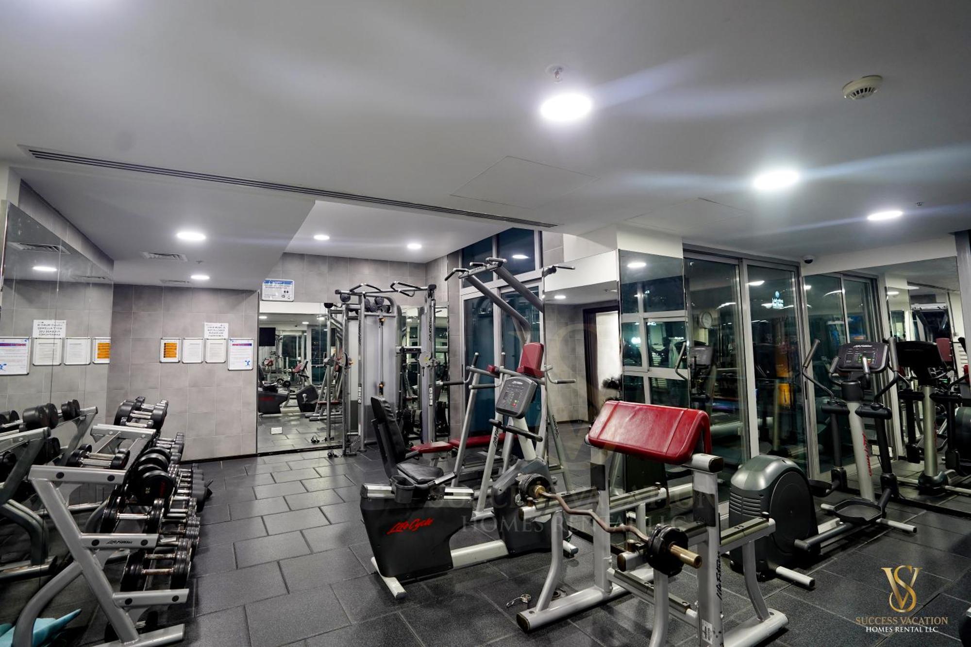 Success Luxury Apartment - 5 Min Away Marina Corniche - Free Housekeeping Provided Everyday-24-7 Staff Available For Services ดูไบ ภายนอก รูปภาพ